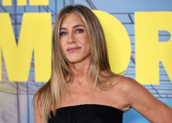 Jennifer Aniston cvičí plank i na dovolené