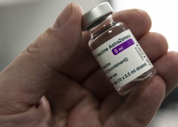 AstraZeneca zvažovala spojení s Bristol Myers Squibb