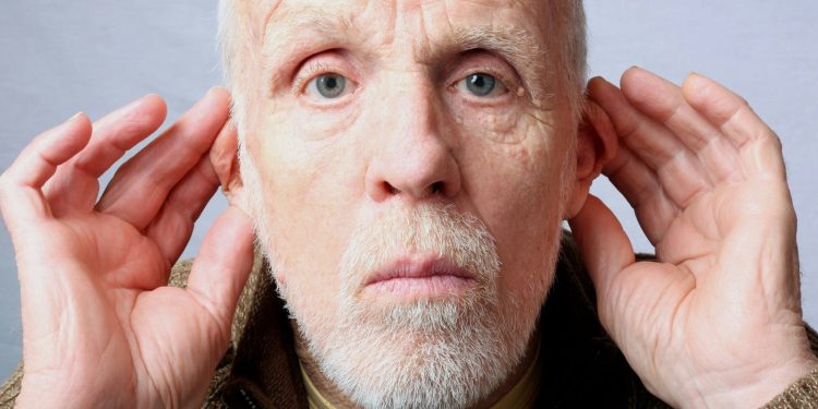 Tinnitus má v akutní a chronické fázi odlišný podpis mozku