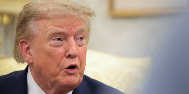 Trump na tři dny odložil 50% cla na Kanadu
