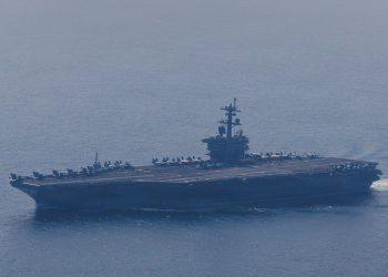 USS Lincoln odhaluje limity americké námořní logistiky